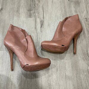 Vero Cuoio Dusty Pink Leather Bootie Heels Women's Size 8.5